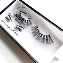 Load image into Gallery viewer, Emvy Vegan Lash - &quot;Baddie&quot; / 6D

