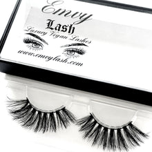 Load image into Gallery viewer, Emvy Vegan Lash - &quot;Baddie&quot; / 6D
