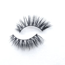 Load image into Gallery viewer, Emvy Vegan Lash - &quot;SugarBabe&quot; / 3D

