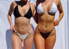 Load image into Gallery viewer, AVANA Bikini Top - White
